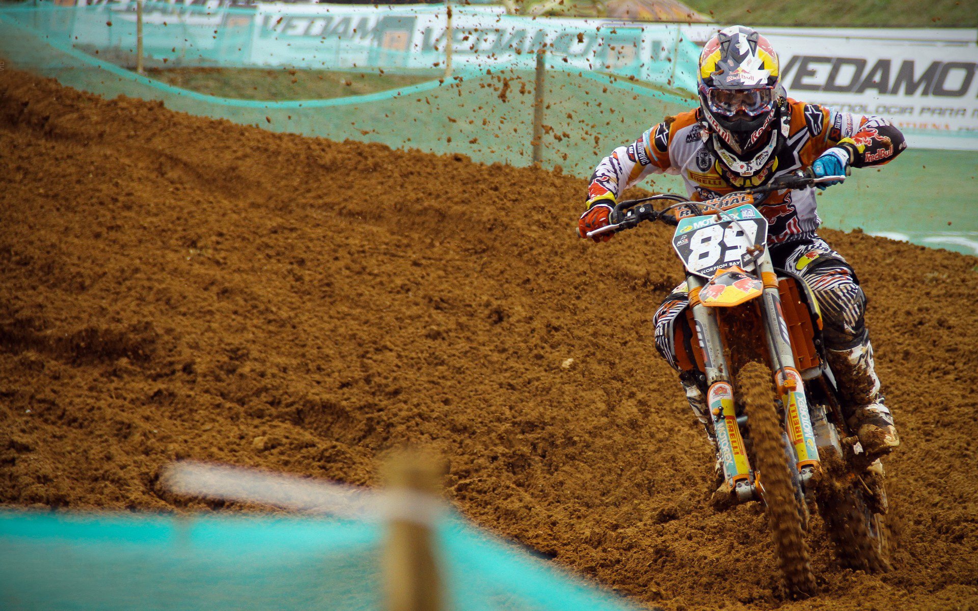 FB体育APP-赛道与球场，当F1年度争冠焦点战遇上76人史诗逆转